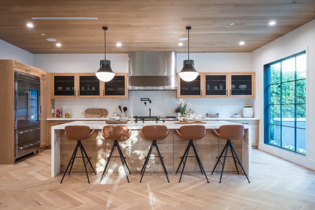 Oświetlenie LED w kuchni – jakie wybrać?