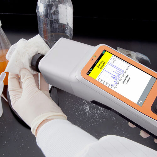 Spektrometry Ramana: Technologia do identyfikacji narkotyków i materiałów wybuchowych